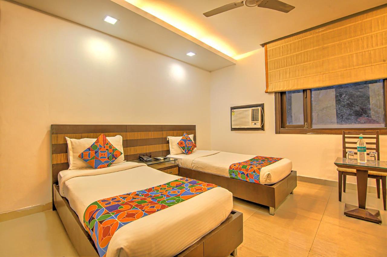 Fabexpress Le Grand Hotel New Delhi Exterior photo