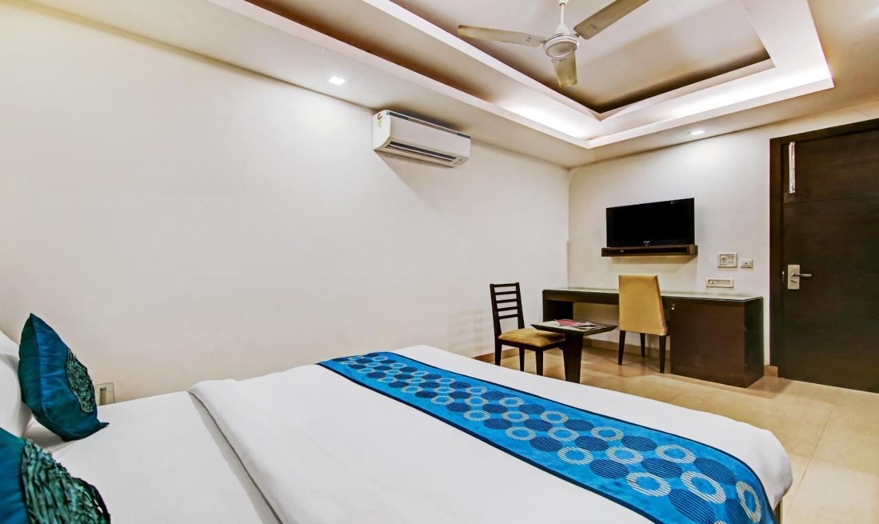Fabexpress Le Grand Hotel New Delhi Exterior photo